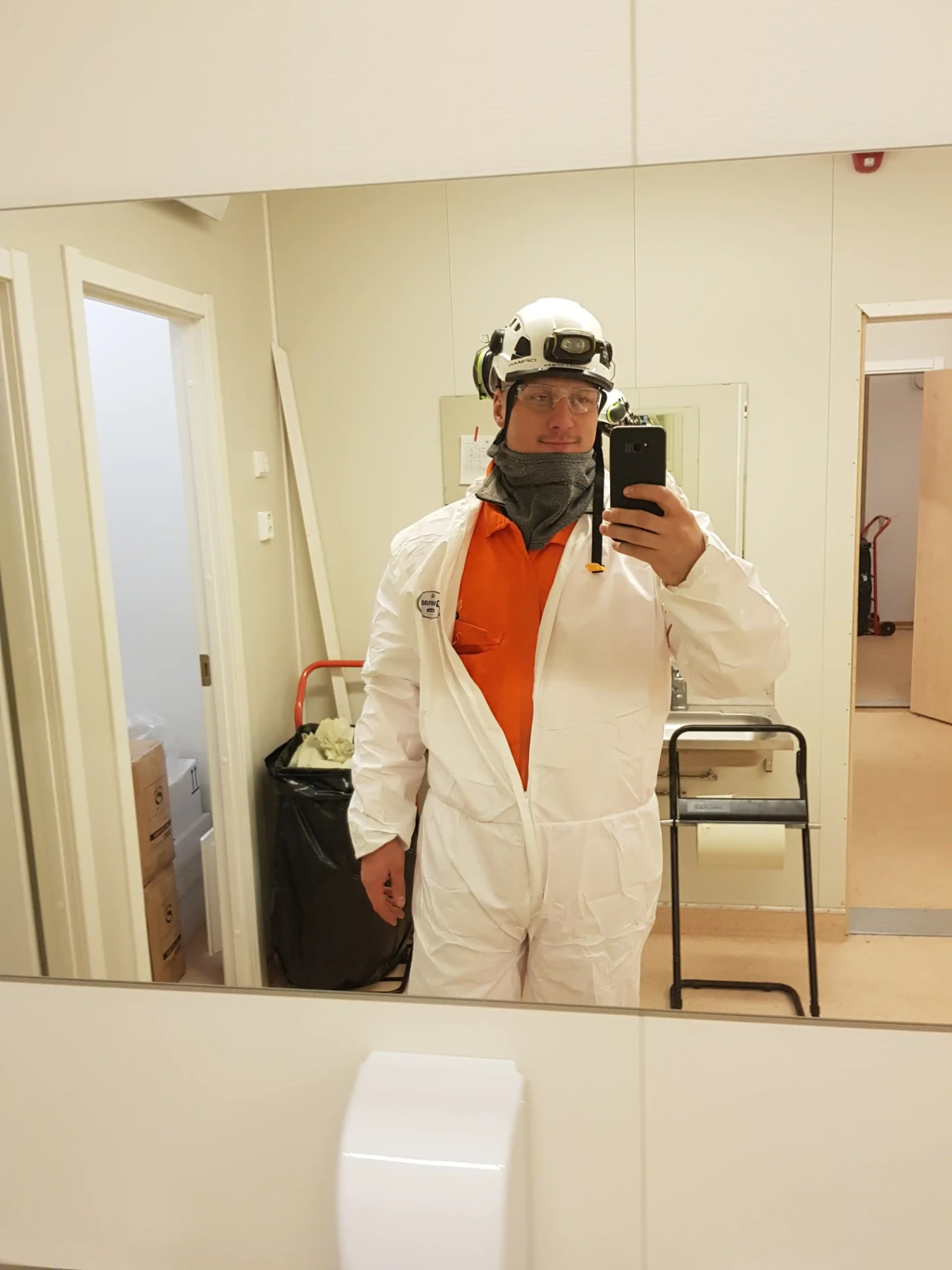 Andrzej Ofman przygotowany do pracy offshore